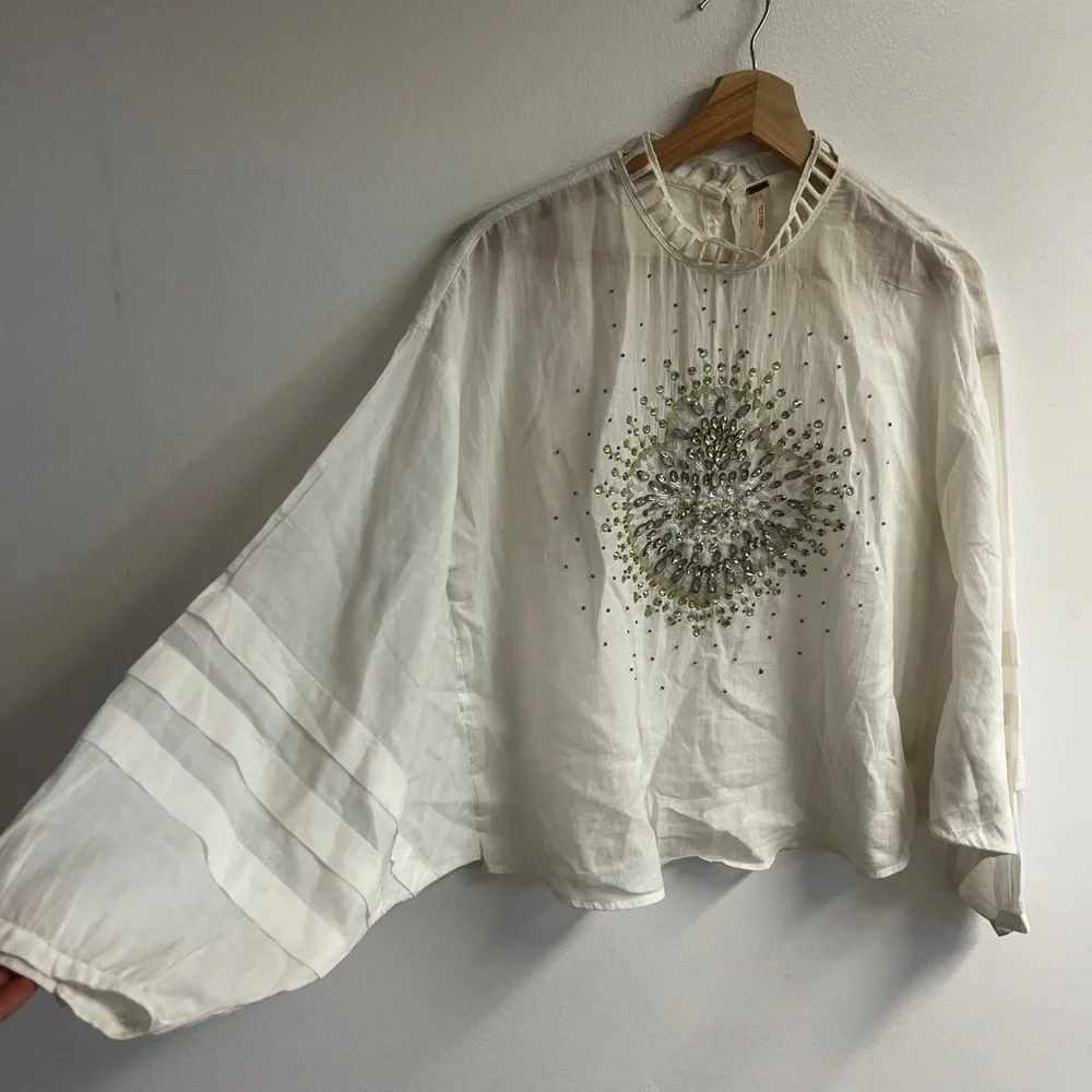 Free people white 100% cotton embellished heart top with batwing sleeves size s - Picture 4 of 6